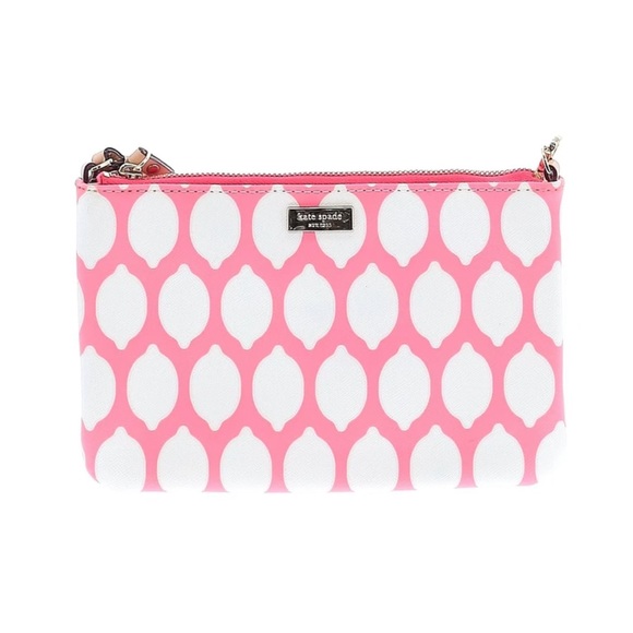 kate spade Handbags - Pink & White Kate Spade Wristlet 💕☁️